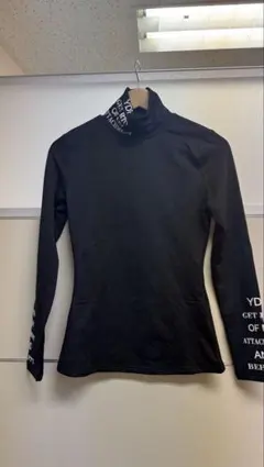 ブラックタートルネック長袖Tシャツ