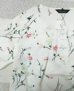 【新品タグ付き】GALLORIA 花柄とろみトップス