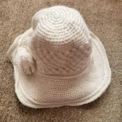 ホワイトモヘアラメ糸編み込みニット帽 コーサジュ付き58cm 新品未使用！