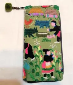 動物刺繍デザイン 長財布 タイ モン族 伝統 手刺繍 エスニック - メルカリ
