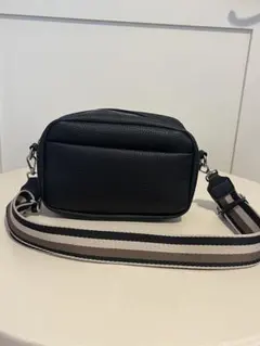 ブラックショルダーバッグ