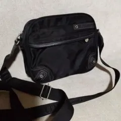 ブラックナイロンショルダーバッグ