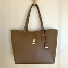 2605-21｜美品｜フルラ トートバッグ レザー グレージュ - メルカリ