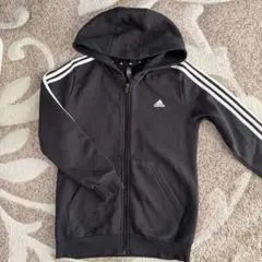 美品⭐︎adidas ブラック フード付きパーカー⭐︎サイズ160⭐︎未使用⭐︎裏起毛①
