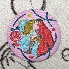 ディズニー刺繍缶バッチ　眠れる森の美女