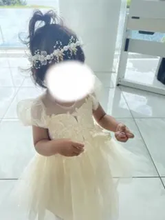 クリーム色 ベビードレス フリル付き