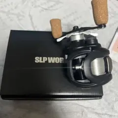 SLP カーボンハンドル 102とダイワ最軽量コルクノブ付き、キャップ付き