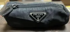 PRADAブラックナイロン製コスメティックポーチ　三角ロゴ