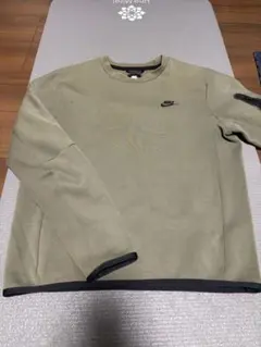 Nike テックフリースクルー　グリーン廃盤カラー