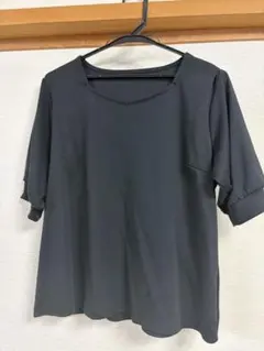美品　ティアクラッセ　パール装飾 五分袖 カットソー ブラック XLのサムネイル