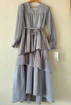 新品 ナチュラルビューティベーシック ティアードラメワンピース M