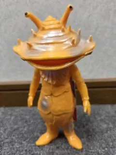 カネゴン ウルトラコレクション 初版 ソフビ フィギュア - メルカリ