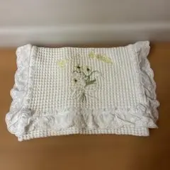 ホワイト刺繍レースポーチ