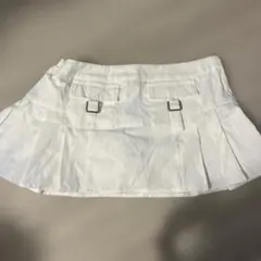 ホワイト プリーツスカート バックポケット付き