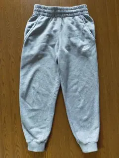 NIKE スウェットパンツ グレー　130〜140サイズのサムネイル