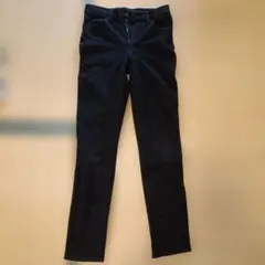 ユニクロ　ジーンズ　黒色　デニム