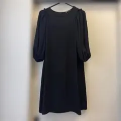 ZARA ブラック パフスリーブ ワンピースのサムネイル