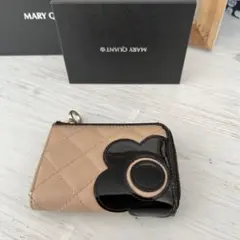 マリークワント×キルティングコインケース×ベージュ、ブラック