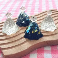【331】50個 デコパーツ ミニチュア ドレス キラキラ 立体 まとめ売り