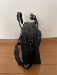 エースジーン ブラックビジネスバッグ ショルダーストラップ付き