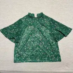 ページボーイ　緑 花柄ブラウス　二枚重ね