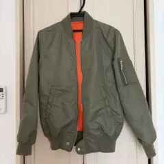 オリーブグリーン ボンバージャケット