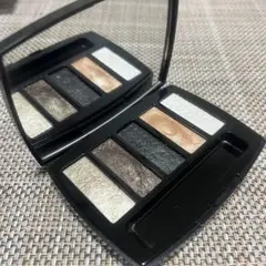 CHANEL アイシャドウパレット ルミエール グラフィック - メルカリ