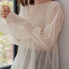 【Kastane】シャーリングダブルチュールTEE アイボリーのサムネイル