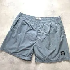 【値下げします！】超美品 ストーンアイランド ナイロンショーツ ブルーグレーのサムネイル