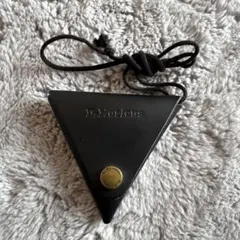 ブラックレザー三角形コインケース