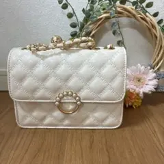 アイボリー キルティング ショルダーバッグ
