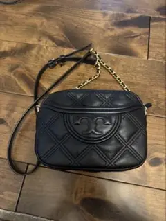 Tory Burch ブラックキルティングショルダーバッグ
