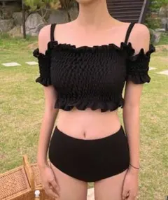 黒 フリル付きオフショルダー セパレート水着
