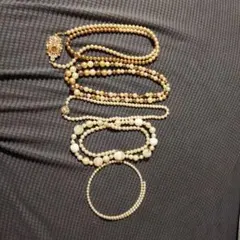 クリーム色と金色のビーズネックレスセット