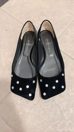 ビジュー付きブラックフラットシューズ