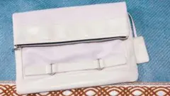 処分価格❣️新品未使用　本革クラッチバッグ　ホワイト 白　オシャレ ベルト