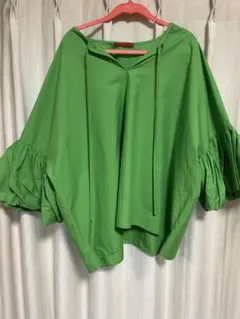 CAROLINA HERRERA グリーン M