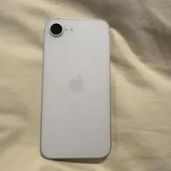 iPhone16e（White）256GB_背面ガラス割れ　バッテリー99% iPhone16e（White）256GB_背面ガラス割れ バッテリー99% - メルカリ