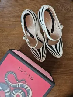 【美品】GUCCI Lesley メリージェーン パンプス ゼブラ柄 38½のサムネイル