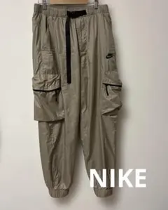 Nike カーゴパンツ ベージュ