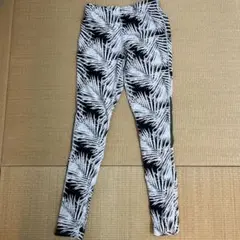 ROXY 葉柄ヨガパンツ　美品