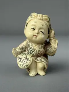 極上細密細工 天然白材 人物 根付 時代 東洋彫刻 アンティーク 在銘 光玉 極上細密細工 天然白材 人物 根付 時代 東洋彫刻 アンティーク 在銘 光