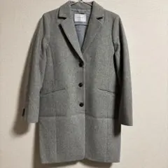 グレーロングコート