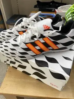 アディダス　フットサルシューズ　27.5cm