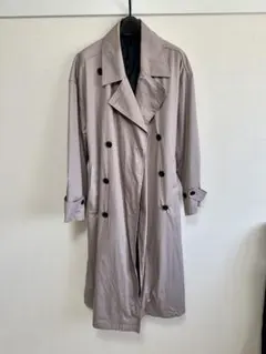 ベージュ ダブルブレスト トレンチコート