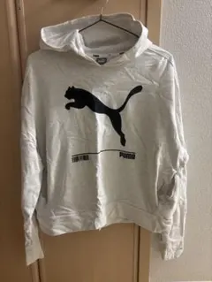 〈PUMA プーマ〉コットン素材クロップド丈プリントパーカー　ロゴ　フード