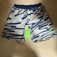 adidas シャカシャカ短パン
