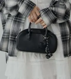 ブラック ショルダーバッグ ハンドル付き