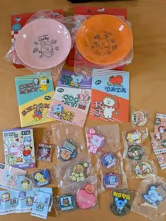 ギュメ kyumae 缶バッジ 全種セット ステッカー - メルカリ