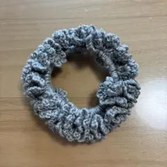 グレー フリルデザイン シュシュ